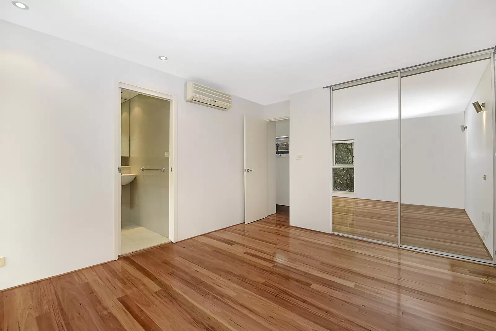 2/2 Castlefield Street, Bondi Sold by Ballard Property - image 4