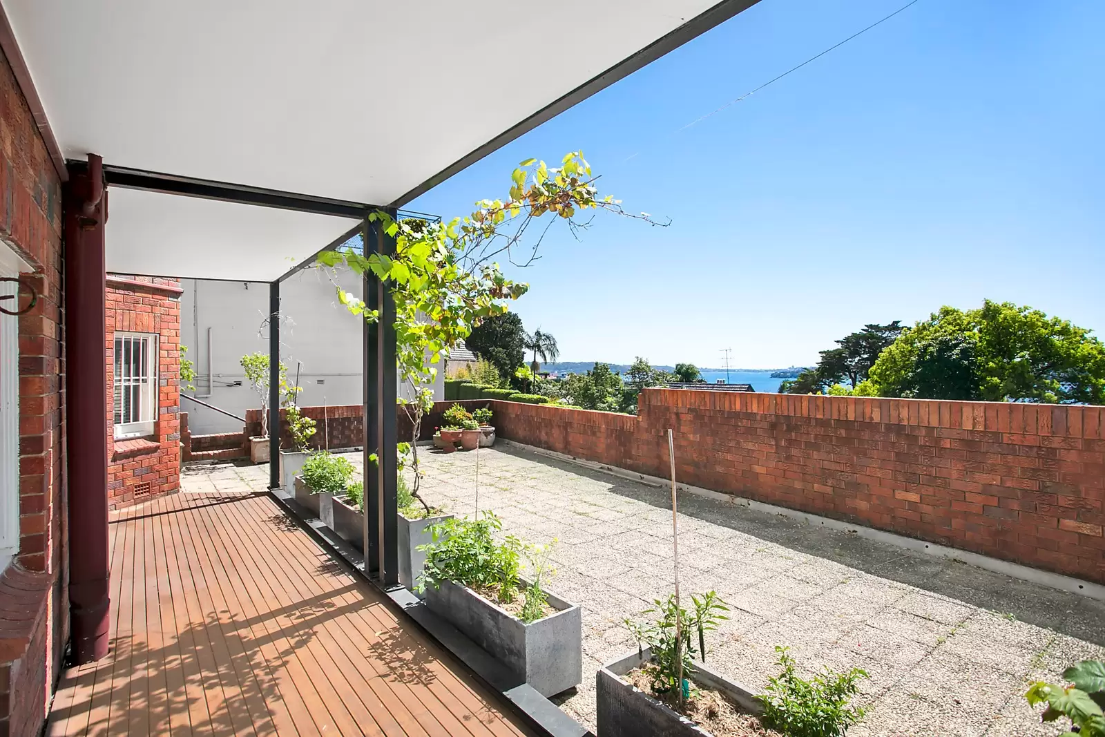 1/4 Aston Gardens, Bellevue Hill Sold by Ballard Property - image 2