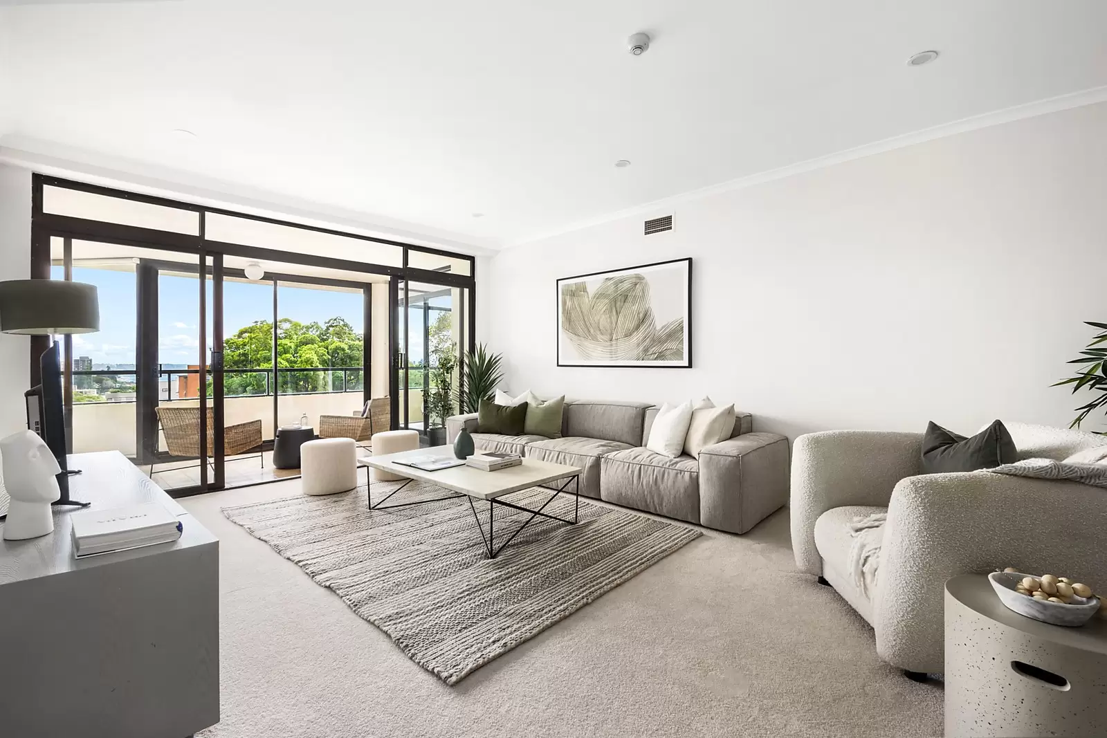 601/170 Ocean Street, Edgecliff Sold by Ballard Property - image 1