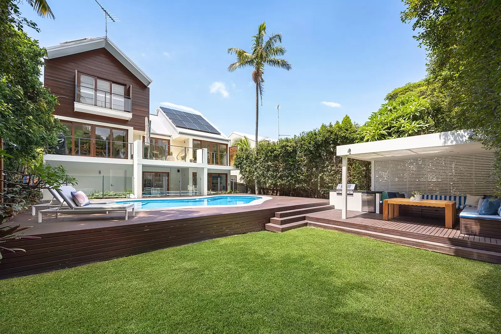 62 Brook Street, Coogee Sold by Ballard Property - image 2