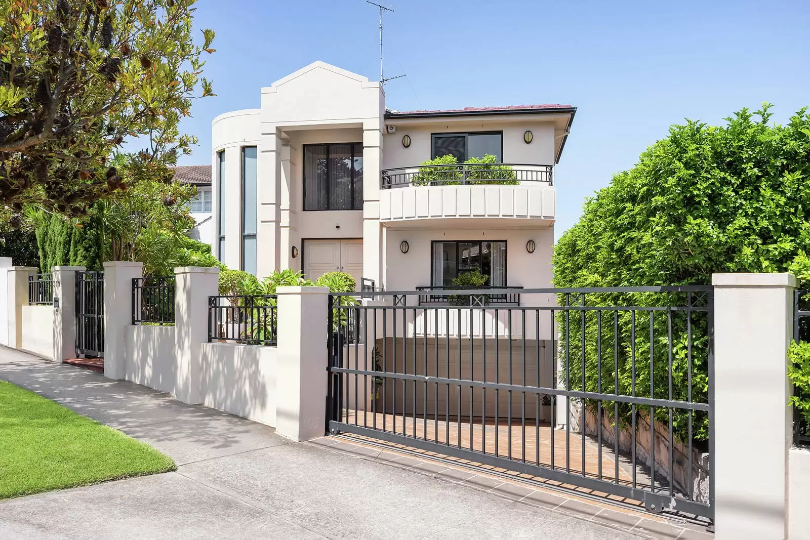 379 Malabar Road, Maroubra Sold by Ballard Property - image 2