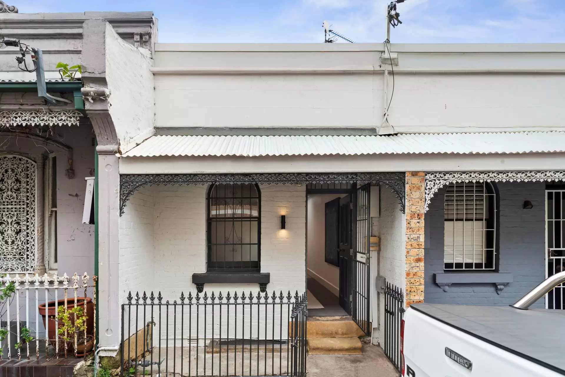 26 South Street, Edgecliff Leased by Ballard Property - image 1