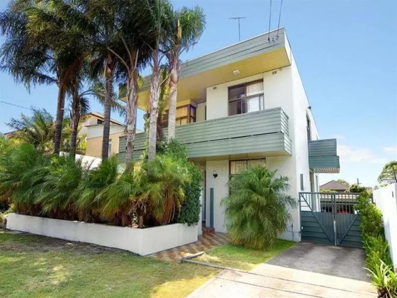 2 Rossiter Avenue, Maroubra Sold by Ballard Property - image 1